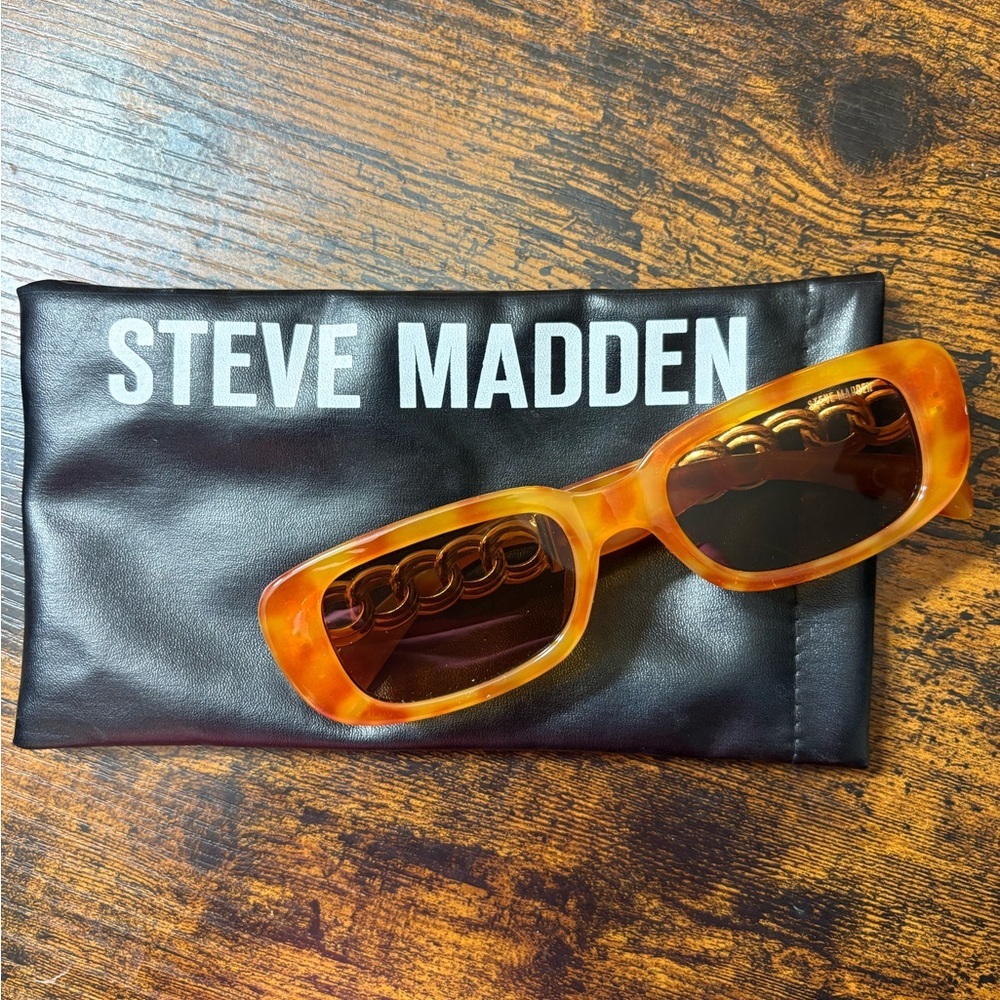 Steve Madden Amber Sunglasses with Chain Accent